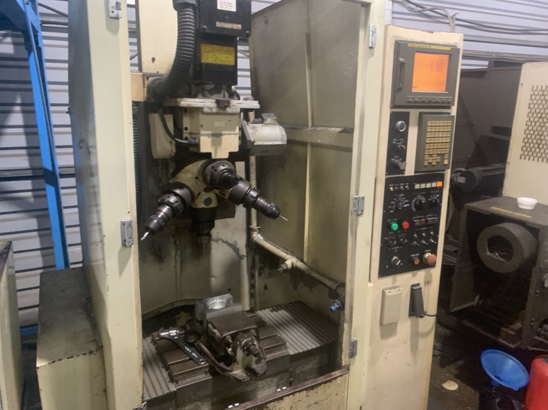 Vertical machining center machine 5.jpg